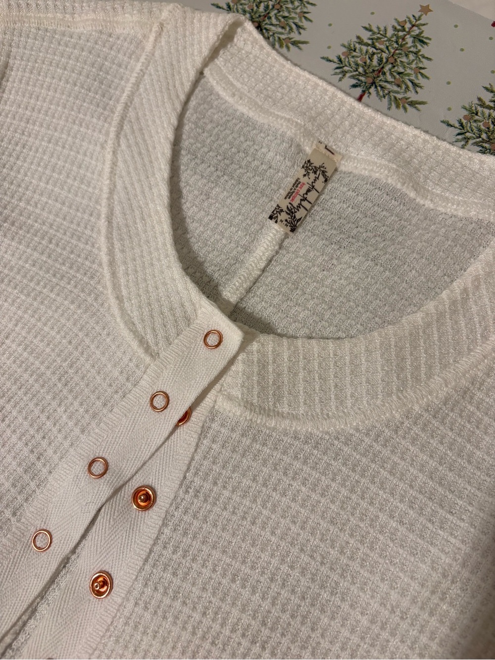 Free People White Waffle Knit Snap-Front Top NEW Size M - Picture 3 of 6